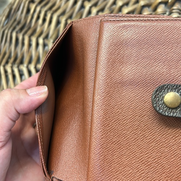 Authentic Louis Vuitton, Monogram Kisslock wallet - Picture 4 of 10